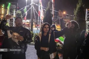 بیعت مردم تهران با حضرت آیت الله سید مجتبی خامنه ای رهبر جدید انقلاب اسلامی ایران - میدان شهدا