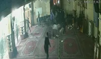 تصاویر دوربین‌های مداربسته از حمله به مسجد جامع ابوذر تهران+ فیلم