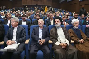 سعید اوحدی رئیس بنیاد شهید، حجت&zwnj;الاسلام مجید انصاری معاون حقوقی ریاست جمهوری، حجت&zwnj;الاسلام سید رمضان موسوی مقدم نماینده ولی فقیه در بنیاد شهید و اسماعیل بقایی سخنگوی وزارت خارجه