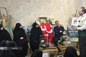 دیدار خادمیاران و یاوران رضوی با خانواده شهید محسن خاکساری