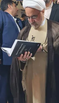 بهار کتاب ۳۴| معاون اول قوه قضائیه از غرفه آثار دکتر ولایتی بازدید کرد