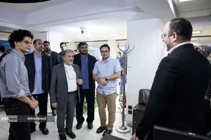 بازدید بیژن رنجبر رییس دانشگاه آزاد اسلامی از تحریریه خبرگزاری آنا