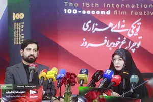 محدثه پیرهادی دبیرجشنواره و حمیدرضا جعفریان رییس شورای سیاست گذاری  پانزدهمین جشنواره بین المللی فیلم 100
