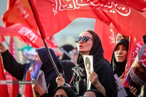 تشییع پیکر مطهر آقای شهید ایران و خانواده ایشان -۱
