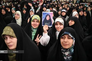 دیدار هزاران نفر از زنان و دختران با رهبر معظم انقلاب