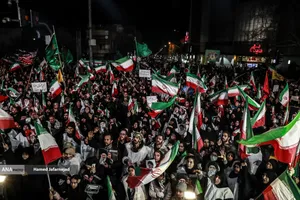  اجتماع مردمی در خونخواهی امام شهید امت - خیابان پیروزی چهارراه کوکاکولا