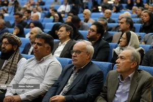 پاسداشت مقام استادان و یادبود پنج شهیددانشجوی شهید دانشگاه تهران در جنگ رمضان
