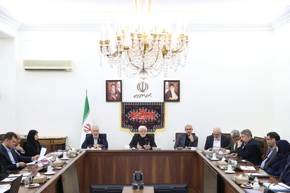 عارف: با کسی به دنبال جنگ نیستیم و با گفت‌وگو مشکلات قابل حل است/ باید شرایط گفت‌وگو فراهم باشد