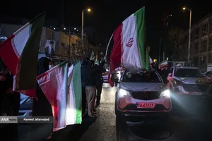 بیعت مردم تهران با حضرت آیت الله سید مجتبی خامنه ای رهبر جدید انقلاب اسلامی ایران - میدان شهدا