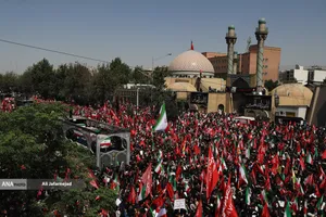 تشییع پیکر مطهر آقای شهید ایران و خانواده ایشان