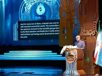 هرکس از دانش بی‌بهره باشد، محکوم به فرمان‌پذیری است