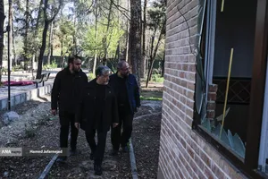 بازدید دکتر بیژن رنجبر رئیس دانشگاه آزاد اسلامی، پس از حمله هوایی آمریکا و رژیم صهیونیستی به سفارت سابق آمریکا(لانه جاسوسی) 