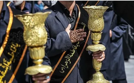 خادمان
