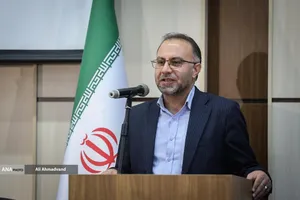 روح الله رضوی&zwnj;نژاد رئیس دانشگاه جامع انقلاب اسلامی در آیین رونمایی از ویراست جدید کتاب &laquo;ارتباط انسان-جهان&raquo;