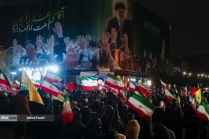 اجتماع بیعت مردم با رهبر سوم انقلاب اسلامی
