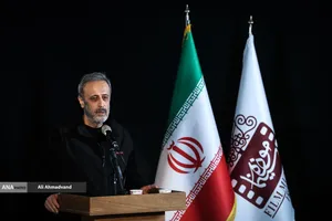 حمید نعمت&zwnj;الله کارگردان سینما در مراسم یادبود رضا رویگری