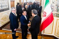 روایت عراقچی از نگاه سفرای کشورهای خارجی به مقاومت قهرمانانه ملت بزرگ ایران