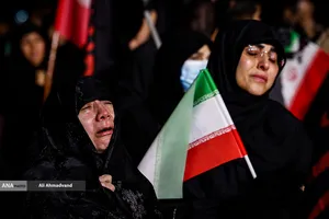 مراسم عزاداری در سوگ رهبر شهید انقلاب - میدان هفت تیر

