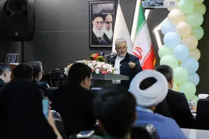مراسم روز پرستار در بیمارستان حضرت امیرالمومنین(ع) با حضور رییس دانشگاه آزاد اسلامی