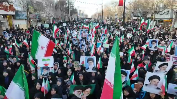 فیلم و عکس| راهپیمایی سراسری در ایران اسلامی؛ مردم با حضور حماسی اقدامات اغتشاشگران مسلح را محکوم کردند