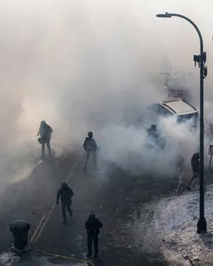  صحنه درگیری میان نیروهای آمریکایی و مردم 