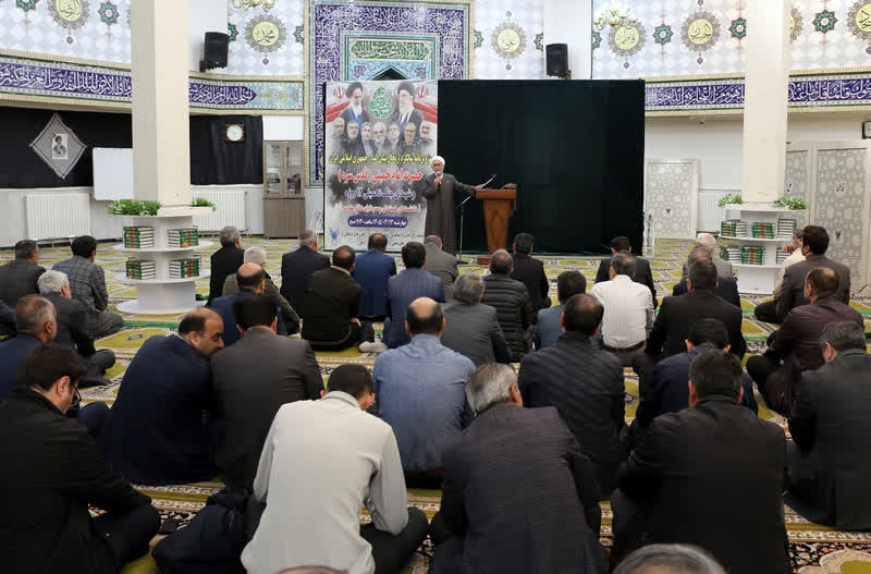 شرط جهادی ماندن انقلاب ما استقلال در همه جهات است