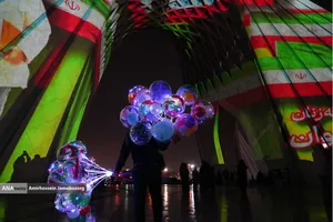 نور افشانی در شب سالگرد پیروزی انقلاب اسلامی