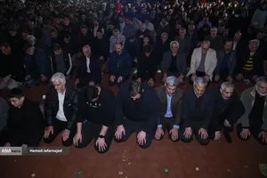 اقامه نماز استغاثه به امام زمان زمان(عج) - چهارراه نبرد خیابان پیروزی