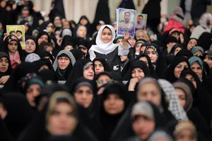 دیدار خانواده شهدای اقتدار با رهبر انقلاب در روز میلاد امیرالمومنین علیه&zwnj;السلام