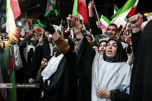  اجتماع مردمی در خونخواهی امام شهید امت - خیابان پیروزی چهارراه کوکاکولا