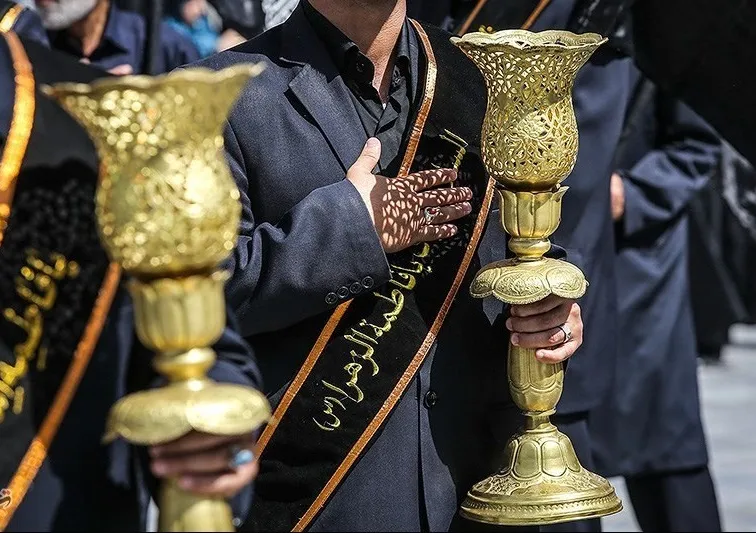 خادمان