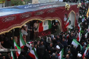 تشییع پیکر مطهر دریابان شهید &laquo;علیرضا تنگسیری&raquo; فرمانده دلاور خلیج فارس و جمعی از شهدای والامقام