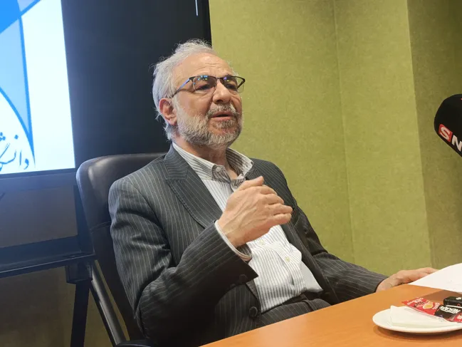 موسوی: هویت واحد امارات دانشگاه آزاد حفظ می‌شود / ۴۶۰ دانشجو بدون وقفه تحصیل می‌کنند