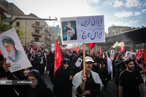 تشییع پیکر مطهر آقای شهید ایران و خانواده ایشان-4