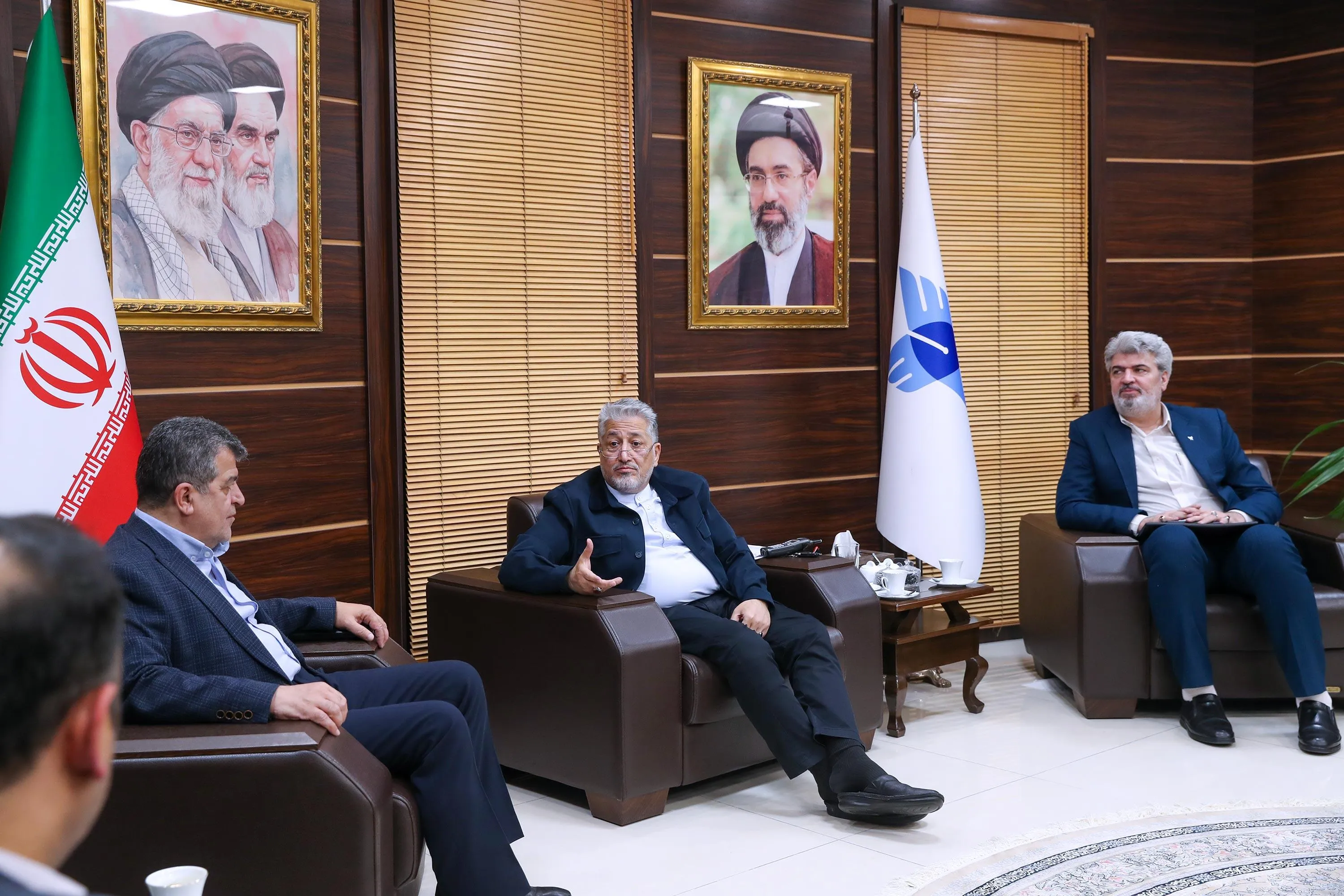 خ
