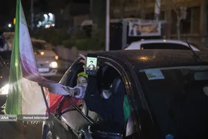 بیعت مردم تهران با حضرت آیت الله سید مجتبی خامنه ای رهبر جدید انقلاب اسلامی ایران - میدان شهدا