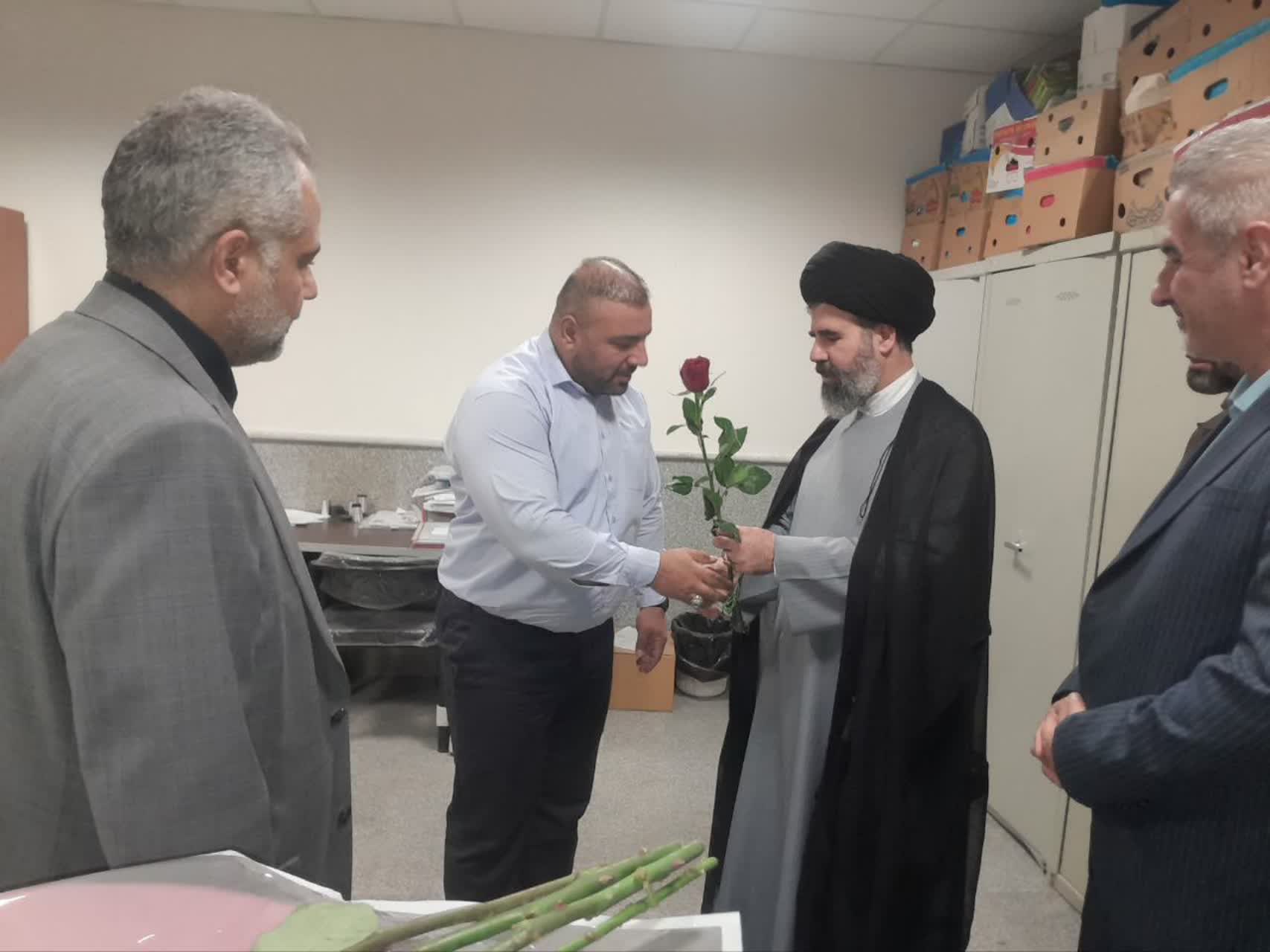 تجلیل امام جمعه و فرماندار شهرستان پردیس از کارمندان دانشگاه آزاد اسلامی واحد پردیس