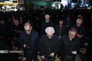 اقامه نماز استغاثه به امام زمان زمان(عج) - چهارراه نبرد خیابان پیروزی