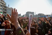 خشم و مطالبه پاسخ قاطع در میدان انقلاب؛ روایت یک کاسب تهرانی از «لزوم ایستادگی پس از شهادت رهبری