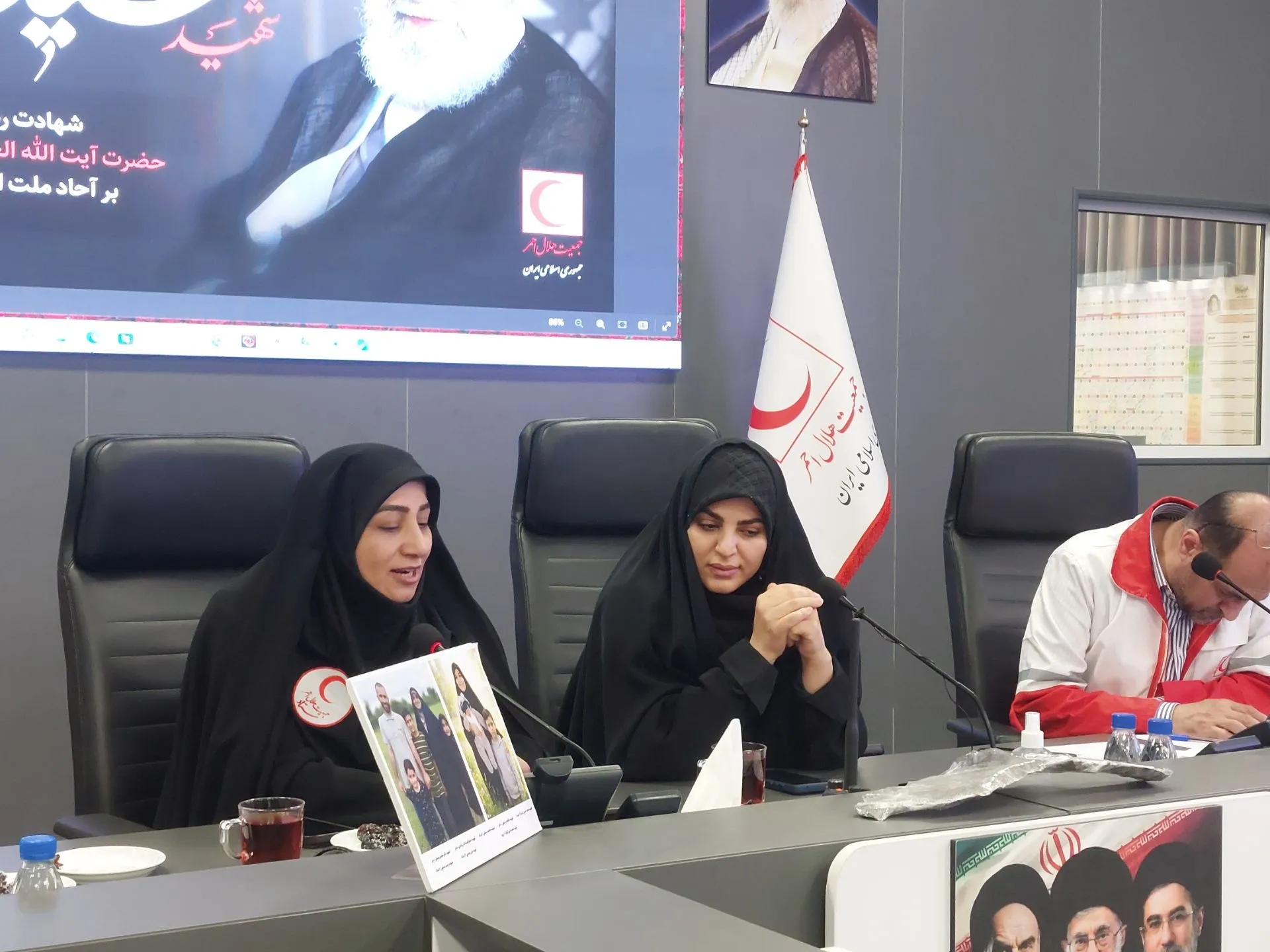 لیلا نصرالهی در هلال احمر لیلا نصرالهی در هلال احمر