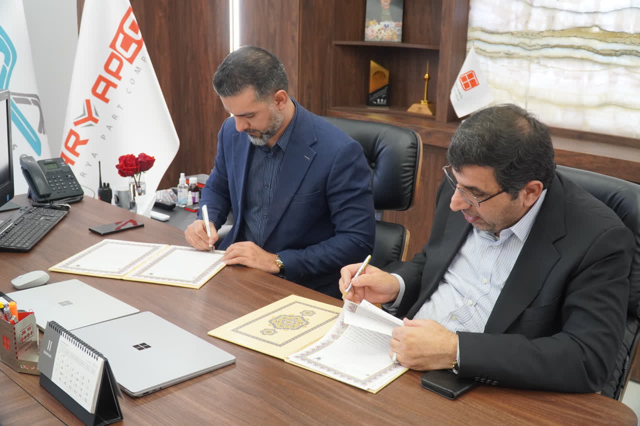 امضای تفاهم‌نامه همکاری دانشگاه آزاد شیراز و یک واحد صنعتی