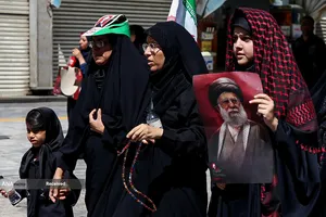 تشییع پیکر مطهر آقای شهید ایران و خانواده ایشان در مشهد