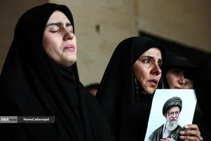 مراسم وداع با رهبر شهید انقلاب حضرت آیت الله سیدعلی خامنه&zwnj;ای (ره) و خانواده ایشان