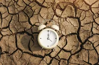 زمان: ماهیت گذشتن از قبل و رسیدن به بعد