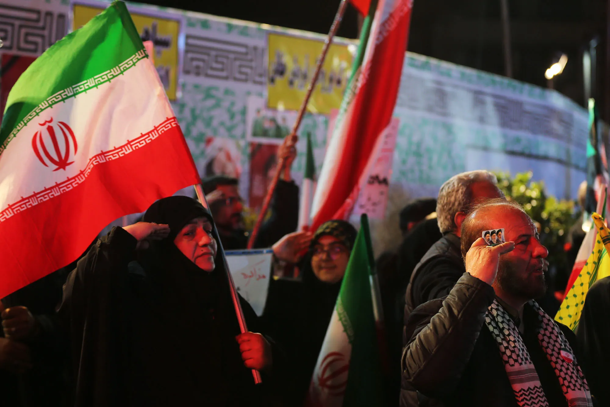 اجتماع مردمی در حمایت از رزمندگان اسلام و وداع با سردار شهید خادمی - میدان انقلاب