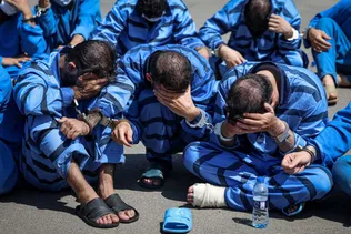 دستگیری عامل نزاع خانوادگی در تهران؛ کشف کلت کمری، فشنگ جنگی و قمه