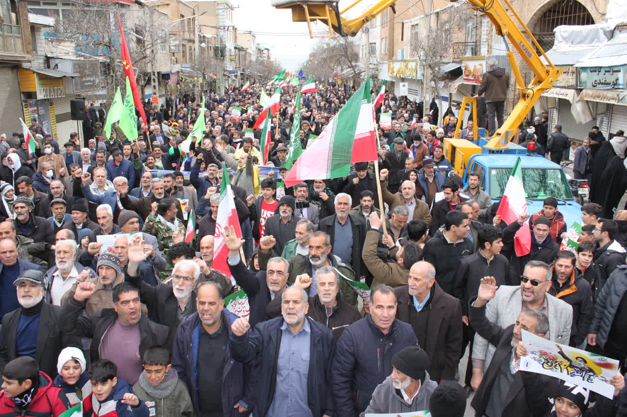 مراسم باشکوه گرامیداشت چهل و هفتمین پیروزی انقلاب اسلامی در شهرستان تویسرکان مراسم باشکوه گرامیداشت چهل و هفتمین پیروزی انقلاب اسلامی در شهرستان تویسرکان