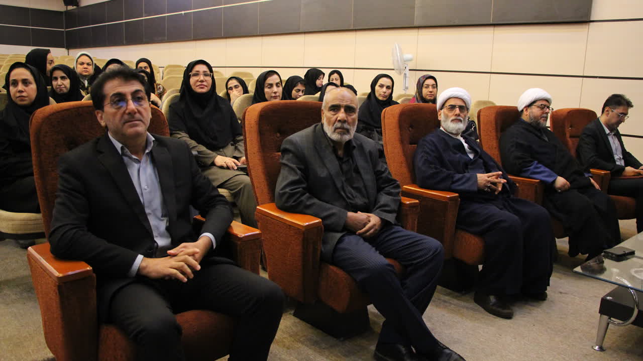 قطار دانشگاه آزاد گنبدکاووس بر ریل سند تحول و تعالی/دانشگاه آزاد محور تحول علمی و فرهنگی منطقه است قطار دانشگاه آزاد گنبدکاووس بر ریل سند تحول و تعالی/دانشگاه آزاد محور تحول علمی و فرهنگی منطقه است