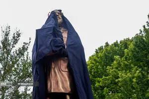 رونمایی از تندیس شهید مصطفی چمران
