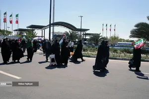 نمازگزاران جمعه در مرقد مطهر امام راحل(ره)